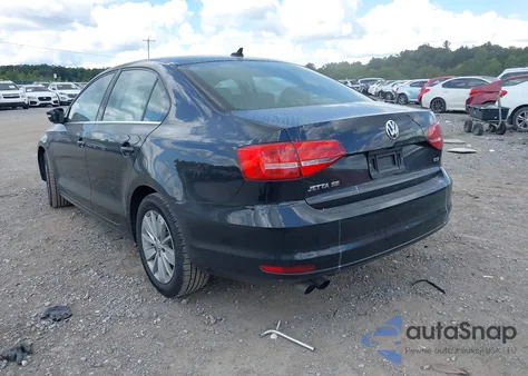 2015 Volkswagen Jetta 1.8T Se z USA, uszkodzony, nr VIN 3VWD17AJ3FM297668
